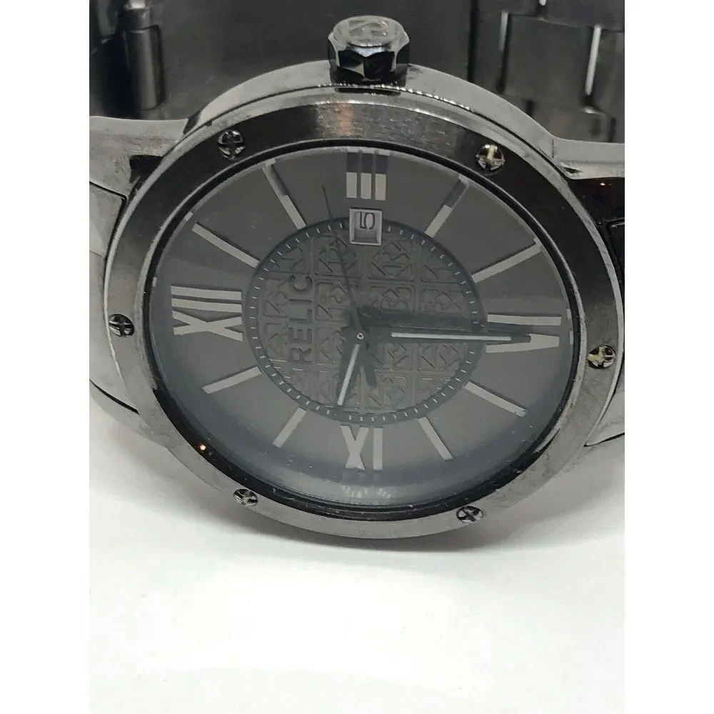 Relic ZR11998 Men Grey Stainless Steel Analog Grey Dial Quartz Wrist Watch HO157